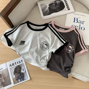 เสื้อยืดแขนสั้น ลายแมวคิตตี้ ลายทางคละสี สไตล์สาวฮอต แบรนด์แฟชั่นฤดูร้อนของผู้หญิง ดีไซน์เล็ก เสื้อสั้นเฉพาะ Clothing Women Lady Tshirt