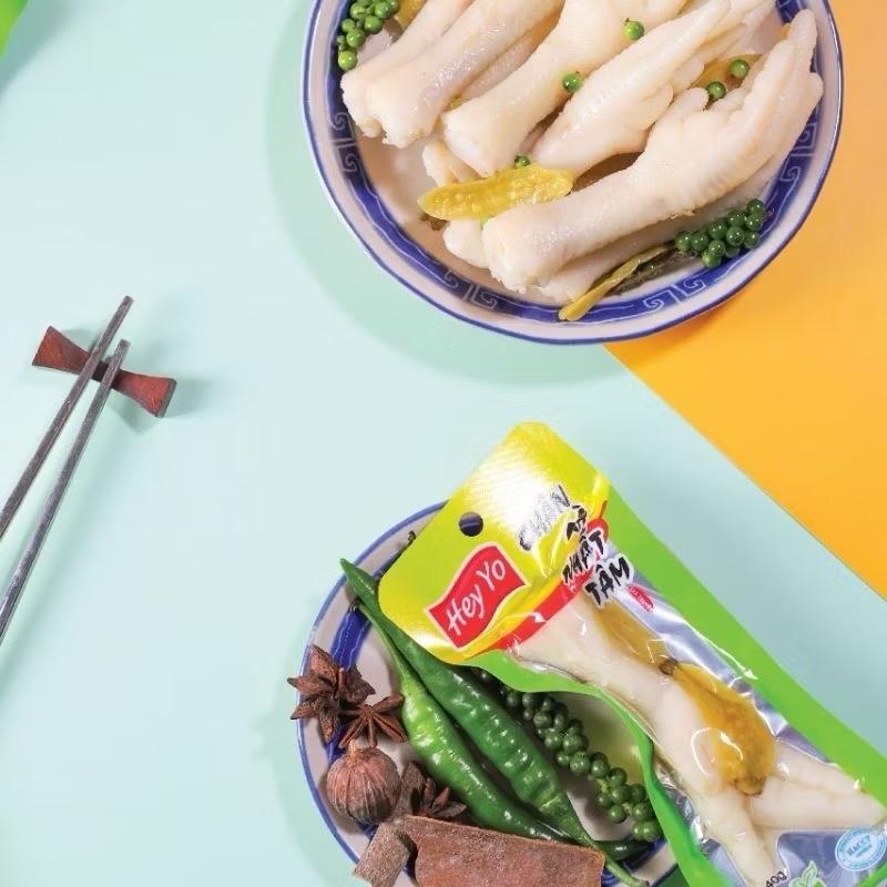 ￼Combo 10 và 20 gói Chân gà cay ớt xanh chân gà Nhất Tâm Hey Yo 40g
