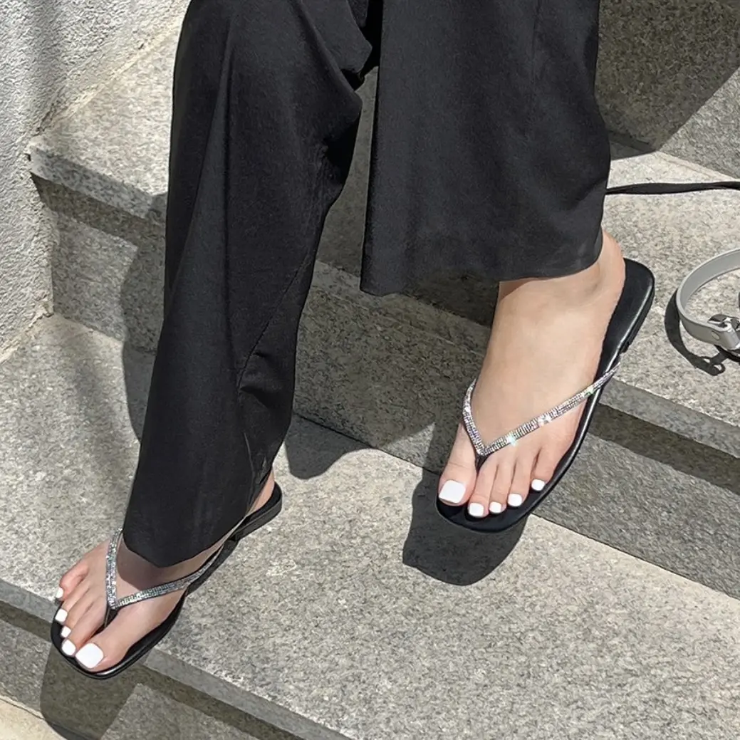 Sandal Jepit Wanita Teplek Flat Zura Big Size 36 - 45 Putih