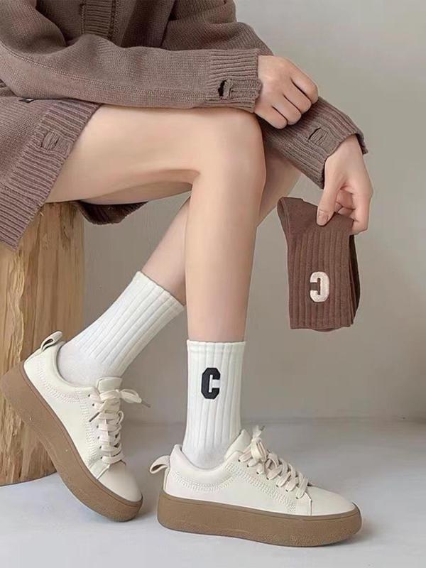 Women's 5 Pairs Letter Patched Crew Socks, Casual Soft Comfy Breathable Soft Cozy Socks for Daily Outdoor Wear, Women Socks for All Seasons 5