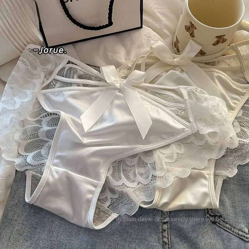 Dinglu Pure Style Hollow Lace Underwear Women's French Cross Middle Low Waist Comfort Cotton Crotch Women's Triangle Panty Womenswear Lady Bridal Basic Minimalist
