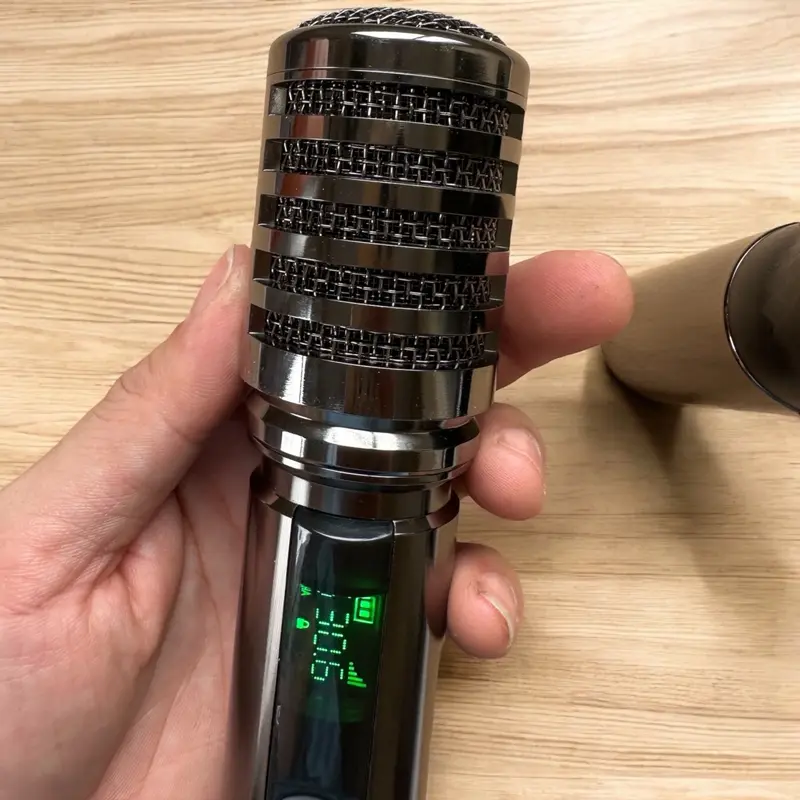 Micro loa kéo ks333 dòng micro cao cấp hợp kim toàn phần chống hú hát nhẹ, tặng kèm pin sạc và dây sạc, sản phẩm mới nhất thiết kế 2025 6
