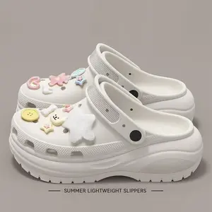 Sandal Wanita/Sepatu Cross Mega Crush stylish, sol EVA super ringan, nyaman dipakai lama, cocok dengan semua gaya, membuat kaki terlihat ramping