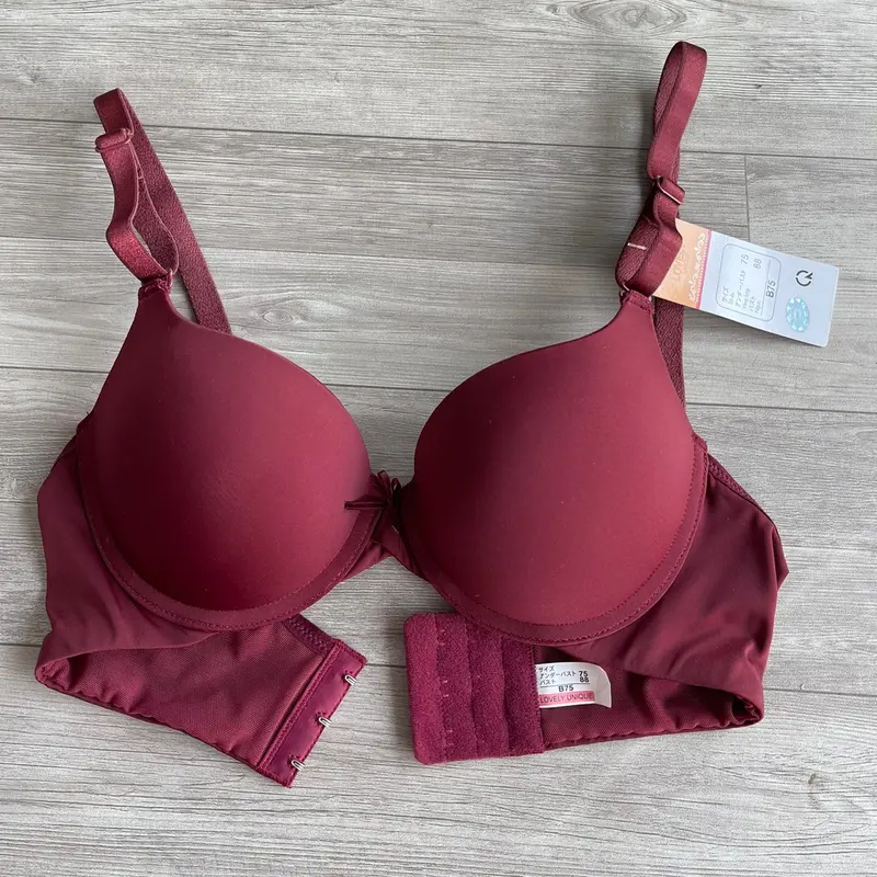 Áo Lovely Việt Nam 1134, có gọng, đệm vừa 2.5cm, lưng thun 3 móc co dãn dễ chịu dành cho vòng 1 vừa và hơi bé Bra Tua Rua 5