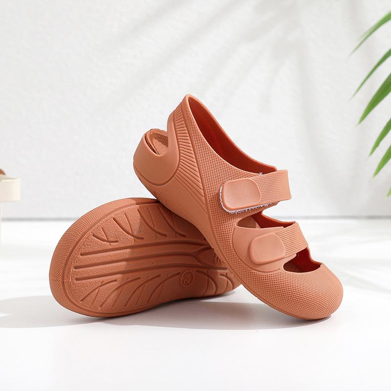 Product Introduction of 24-Year New Children's Closed Toe Soft Plastic Velcro Men's and Women's Baby Water-Stepping Sand Shoes Hole Shoes 24