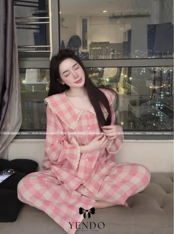 Product Introduction of Set bộ dài caro hồng cổ nhọn viền ren chất vải thô cotton nhăn by Channg Bee 6