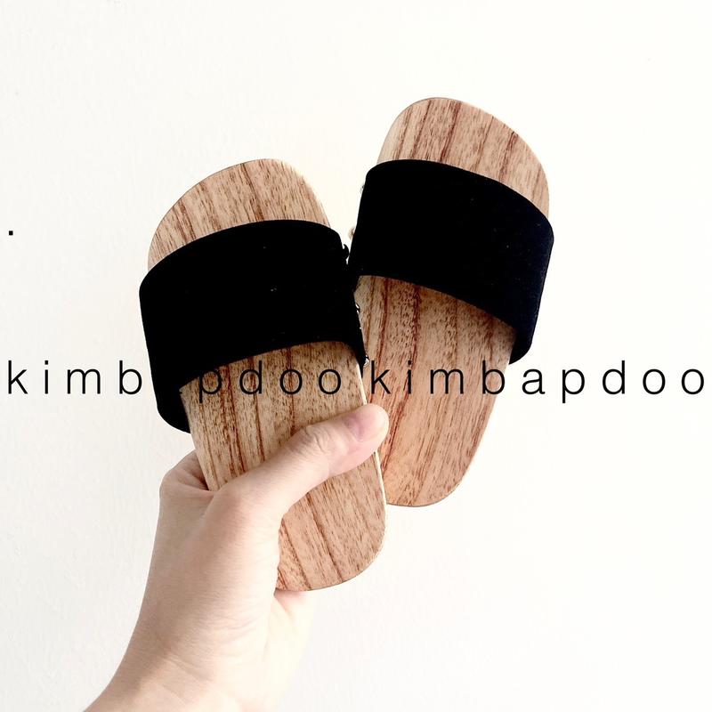 Guốc gỗ cho bé, Guốc mộc lộc cộc cho bé phối đồ bà ba, áo dài