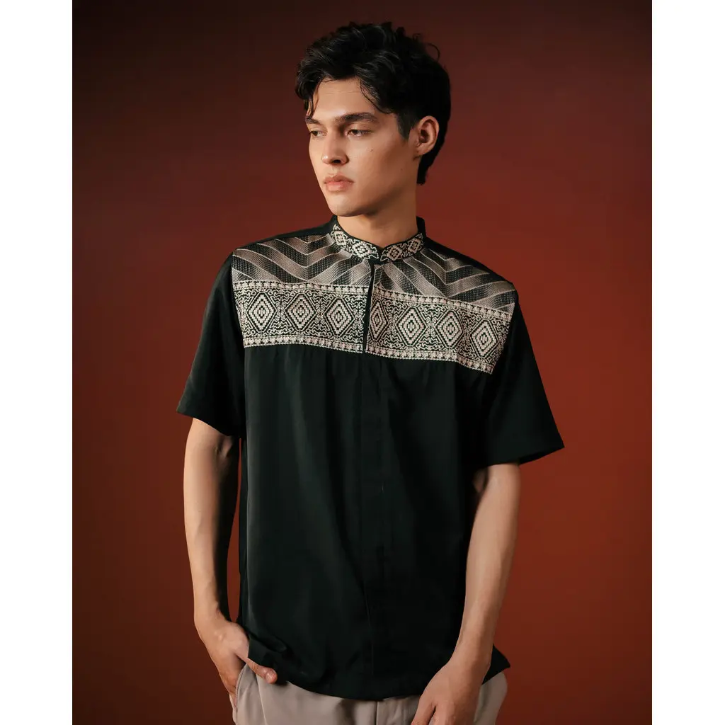 LARUSSO Kemeja Koko Bordir Lengan Pendek Pria  -  Dark Green