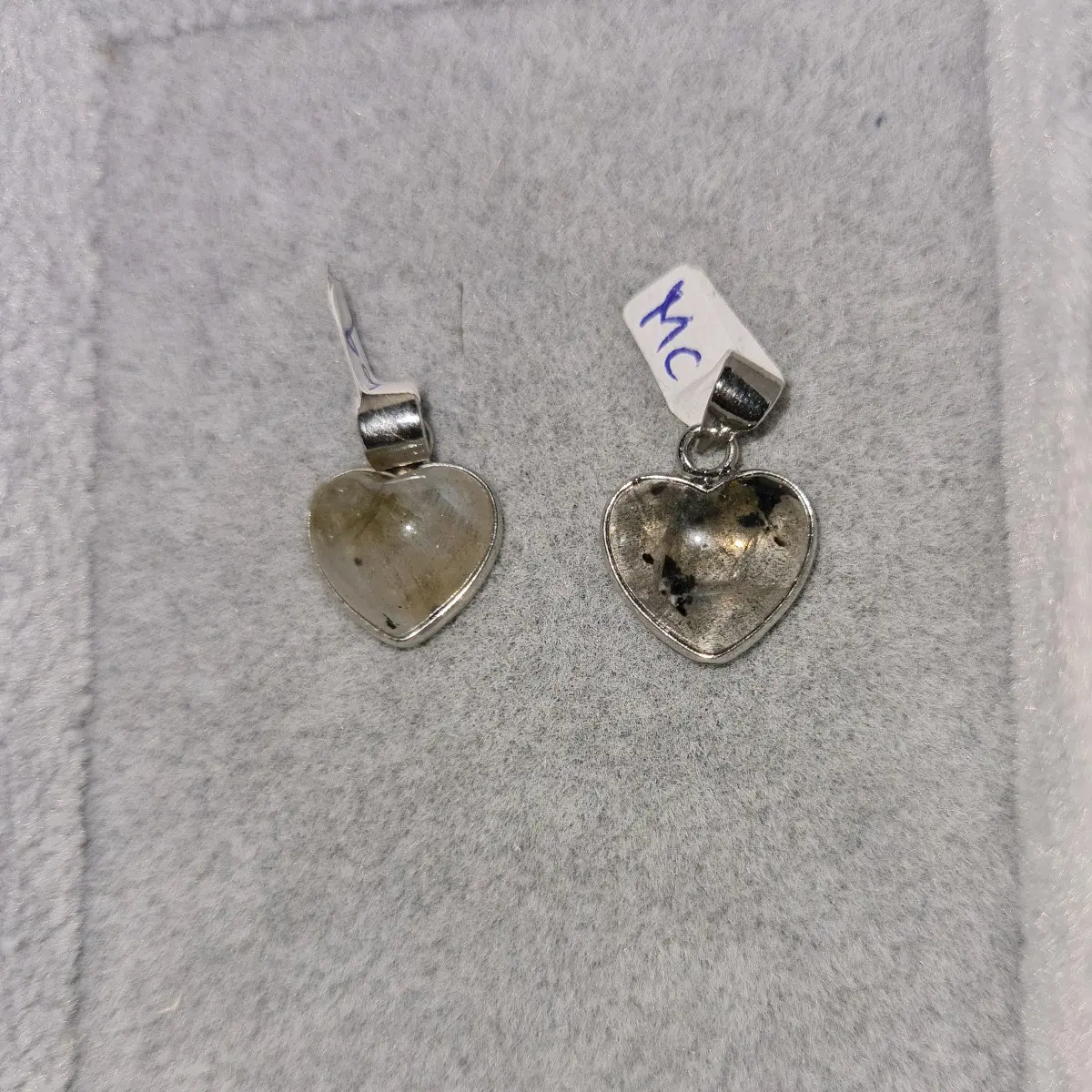 Liontin Kalung dengan Serial Number Unik dari Liontin