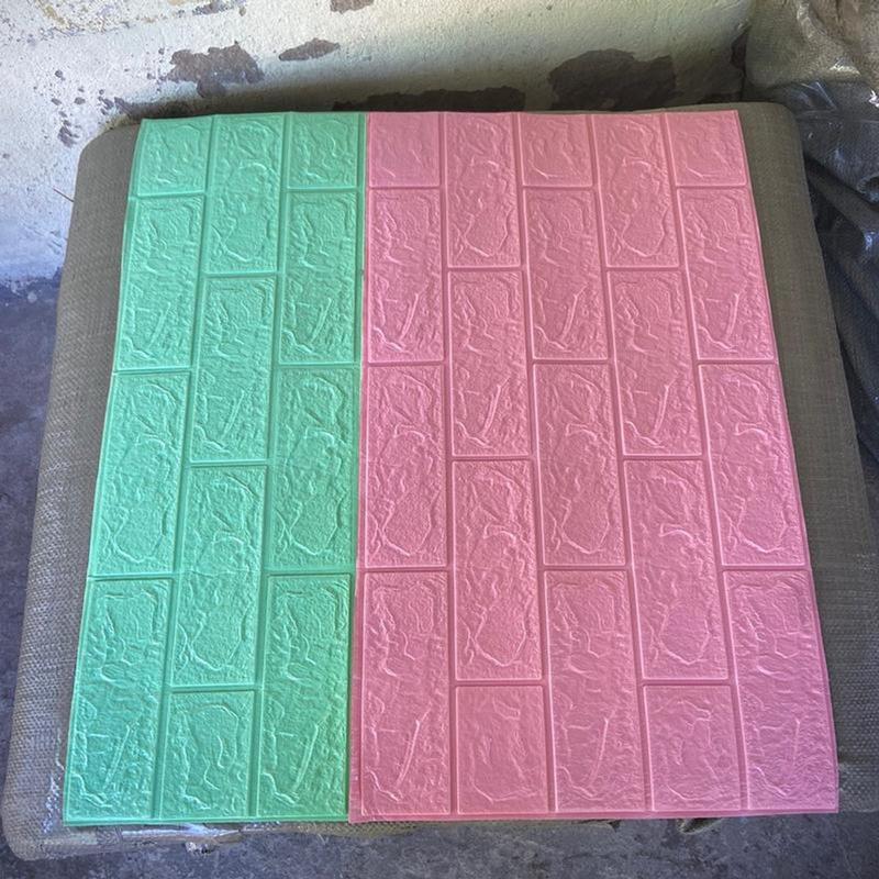 Tấm gạch set 40 miếng KT 70-40 dày dặn, keo chắc. dán trước giấy dán & đồ trang trí tường