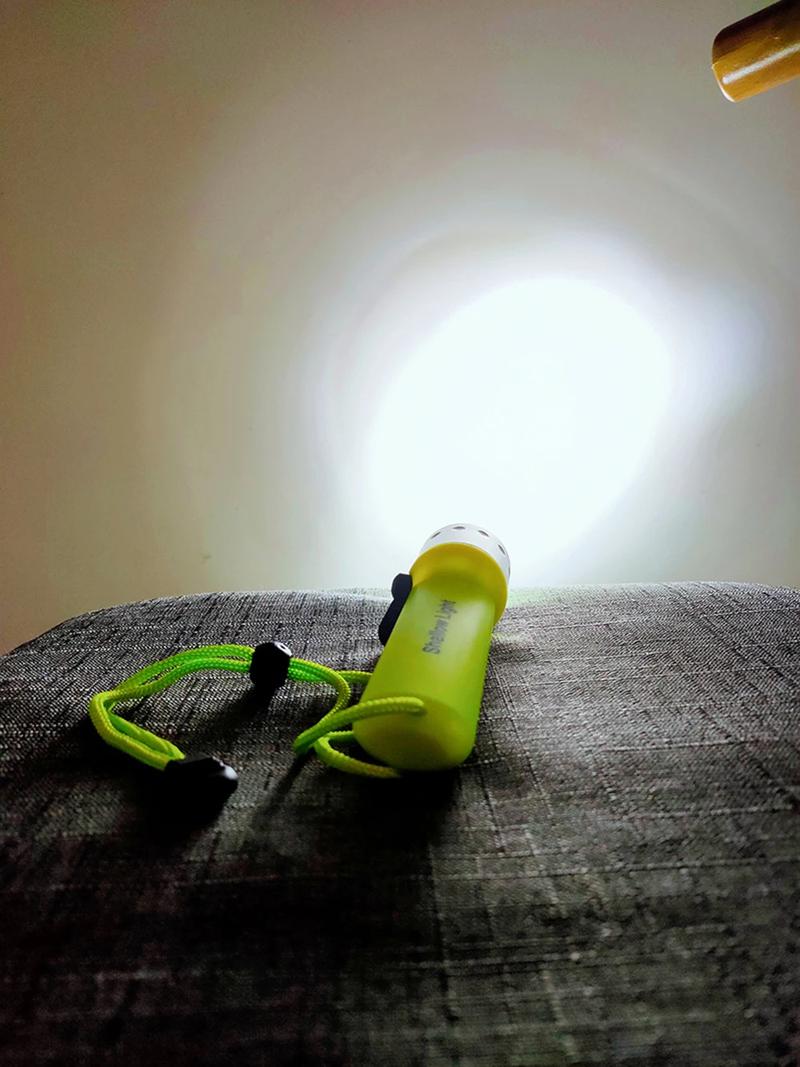Product Introduction of Professional e5 waterproof diving flashlight led scuba diving equipment led scuba diving Flashlight LED torch flashlight linterna 24
