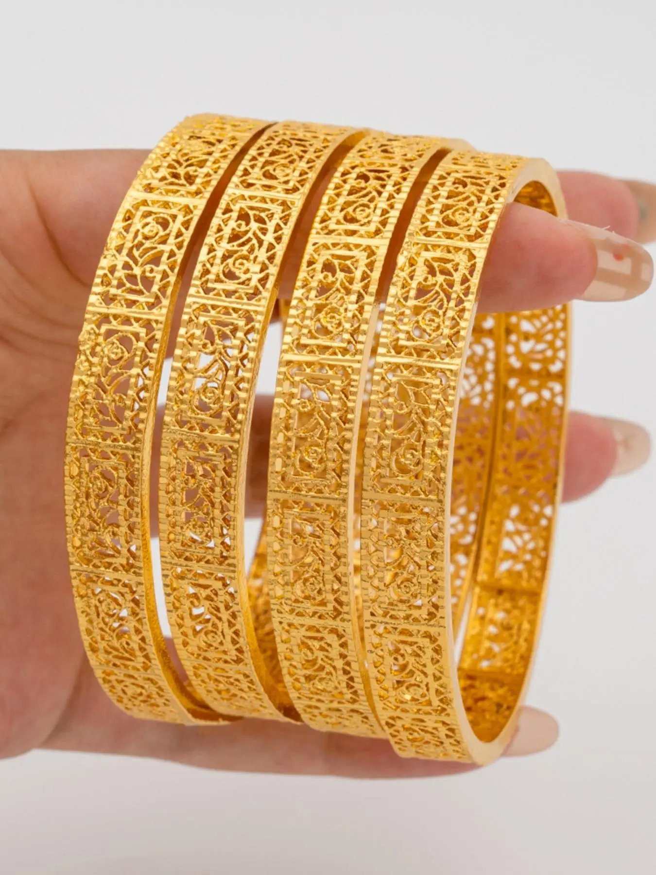 Women's Elegant Hollow Out Design Bangles, Exquisite Trendy Bangles, Fashionable Jewelry for Women & Girls for Daily & Party Decoration