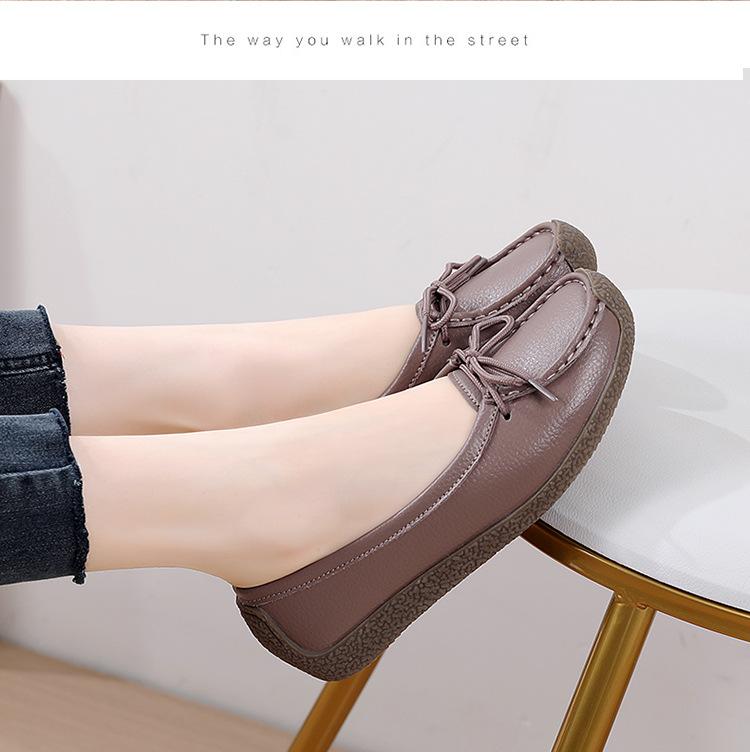 Product Introduction of New Genuine Leather Doug Shoes Women's Soft Bottom Pumps Slip-on Mom Shoes Casual Flat Loafers Women's plus Size 25