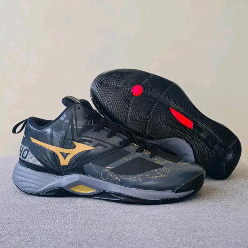 sepatu voli mizuno momentum 2 mid murah sepatu olahraga pria wanita lokal  Nyaman Cepat Kering Uniseks 3