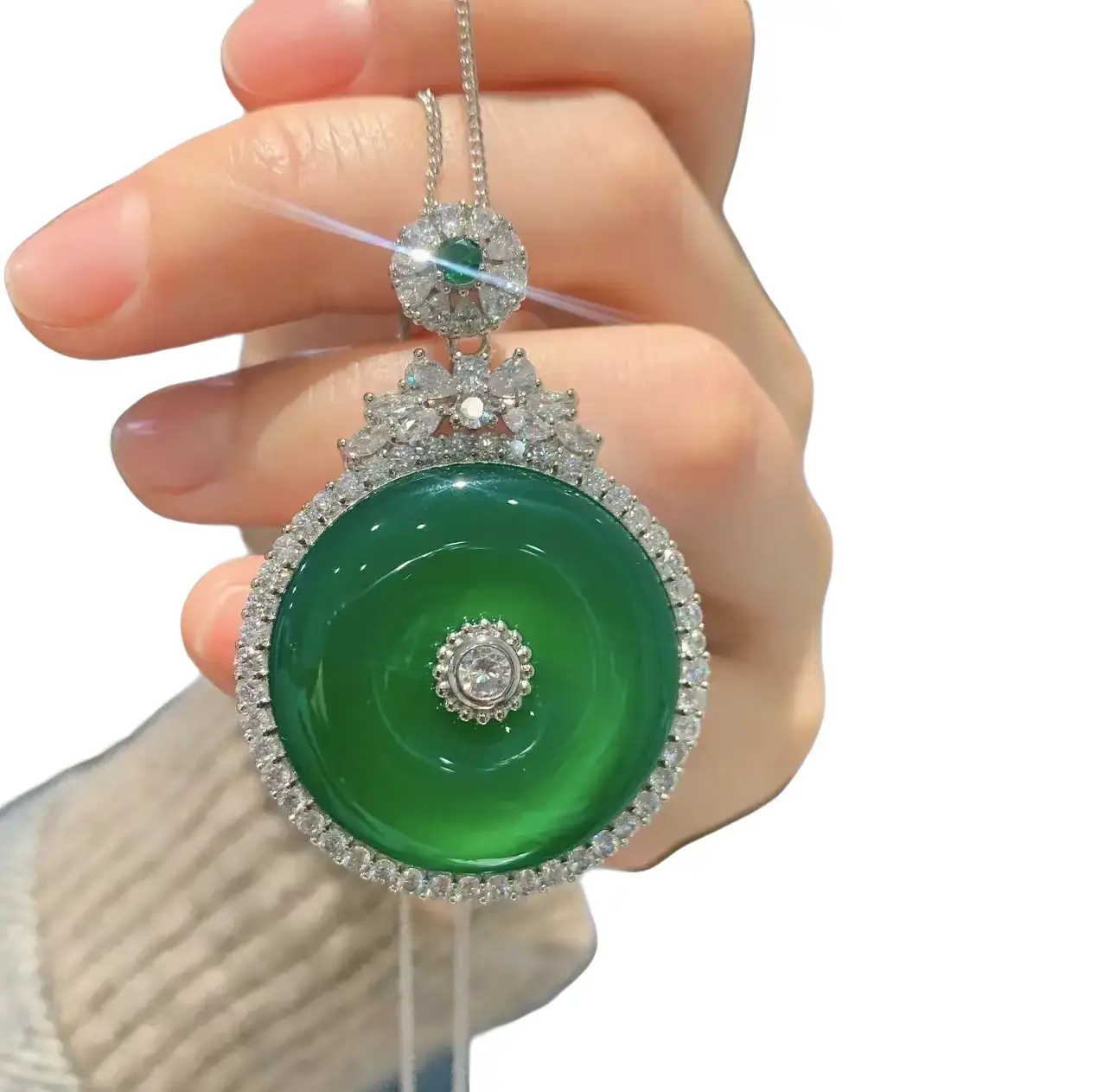 Vòng Cổ Mặt Dây Chuyền Khóa Hòa Bình Dát Ngọc Bích, Phong Cách Xanh Lá Đậm