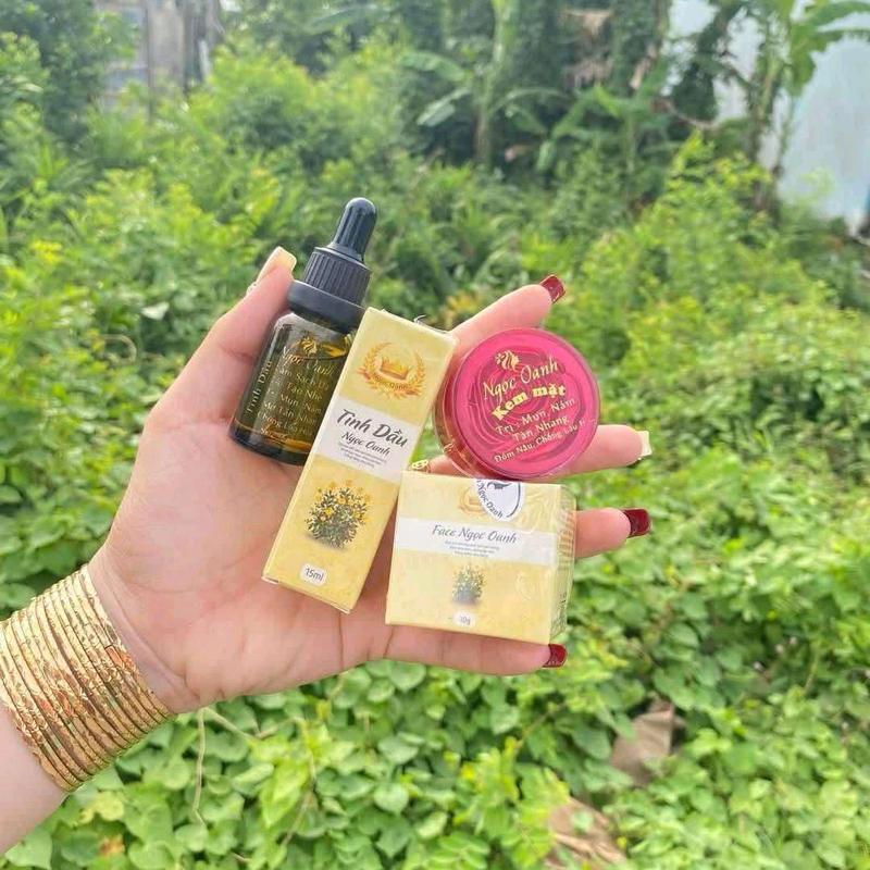 Combo Kem Ngọc Oanh tặng bông tẩy trang  kem mụn