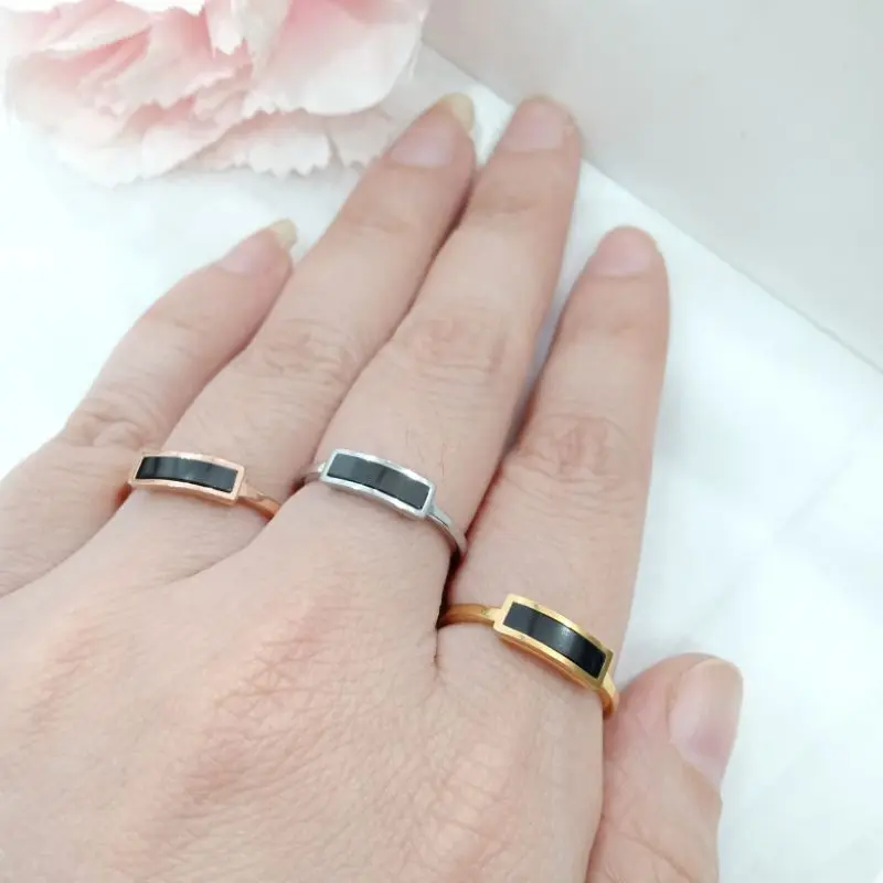 Cincin Titanium Model Persegi Panjang Warna Hitam - Rings 5