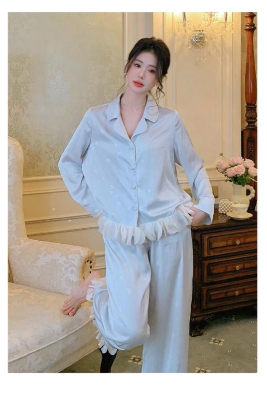 Product Introduction of Pyjama phi lụa QCCC phối viền lá-form suông thoải mái-3 màu ngọt ngào-nữ tính-trẻ trung 9