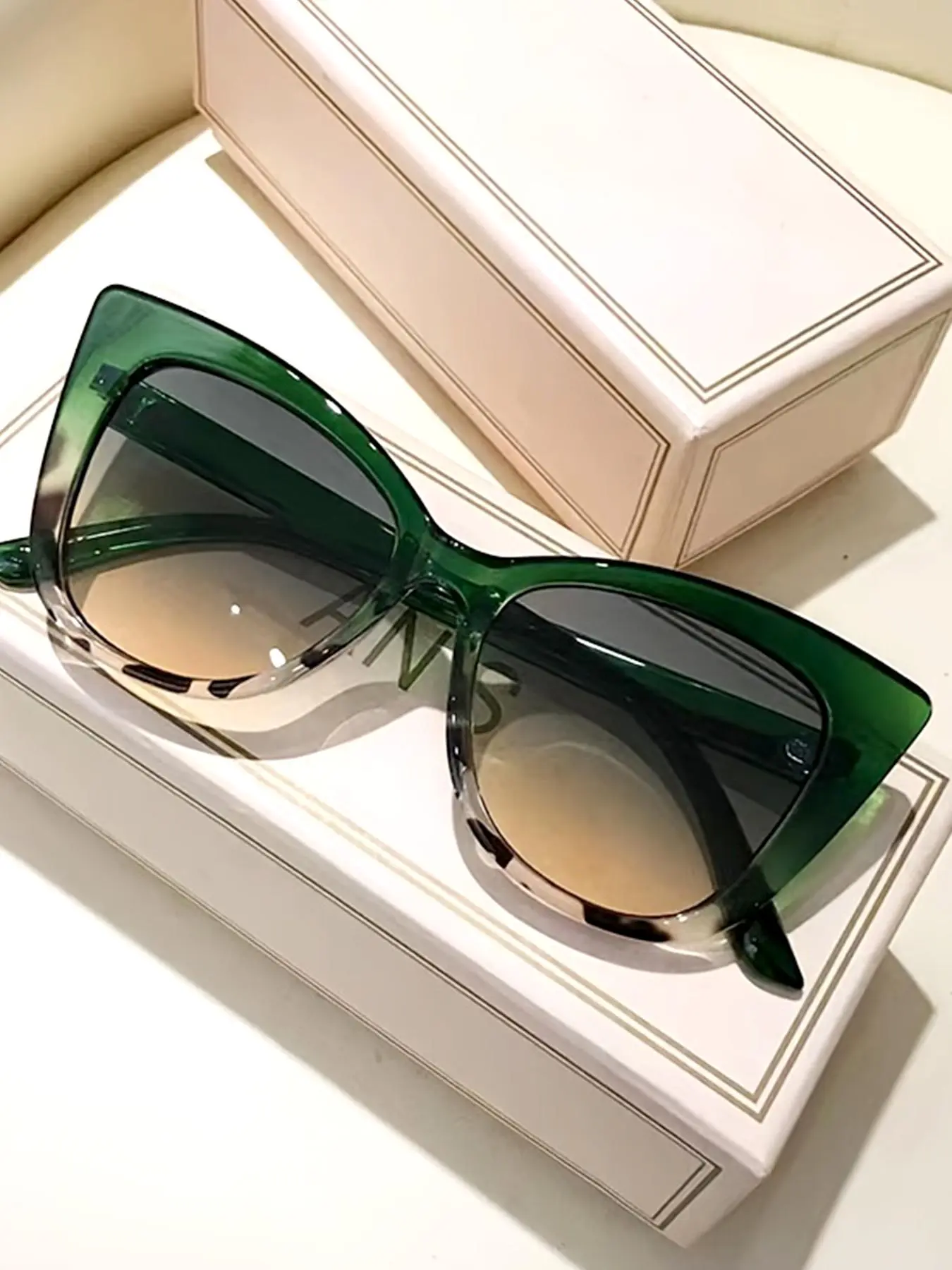 Unisex Vintage Sunglasses, Trendy Casual Sunglasses for Everyday Use, Fashion Accessories for Outdoor Activities
