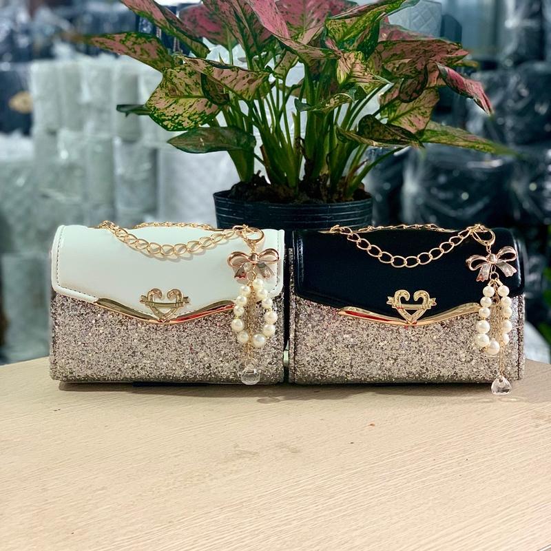  TÚI XÁCH NỮ KIM TUYẾN - KÈM THEO MÓC TREO NGỌC-  Da PU - dáng form hộp hoạ tiết kim tuyến sao trẻ trung thanh lịch - phù hợp với chị em đi chơi đi tiệc  văn phòng - Kt : d20cm ; c16cm ; r8cm ; kl 350g - Bag đeo vai đeo chéo Chữ Nhật Lady 