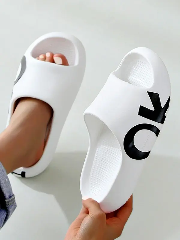 Women's Summer 2024 Fashionable Letter Pattern Slippers, 1 Pair Soft Lightweight Non-slip Home Slippers for Indoor and Outdoor Wear, Perfect Shoes for Women & Men 2