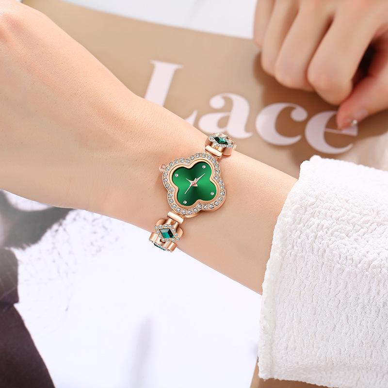 Đồng Hồ Thạch Anh, Đồng Hồ Nữ Thời Trang, Bán Chạy Nhất, Thiết Kế Cỏ Bốn Lá, Phong Cách Thường Ngày Thích Hợp Cho Phong Cách Joker, Đồng Hồ Nữ, Với Tính Năng bùng nổ 6