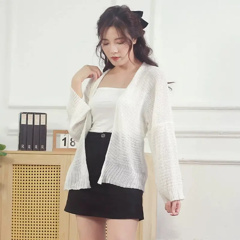 Áo khoác cardigan len mỏng phong cách hàn quốc Nữ Women Nhung Kem 1
