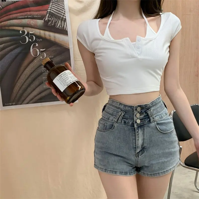 Áo croptop Tay ngắn dây yếm Hàn Quốc siêu xinh | BigBuy360 - bigbuy360.vn Áo croptop Tay ngắn dây yếm Hàn Quốc siêu xinh | BigBuy360 - bigbuy360.vn