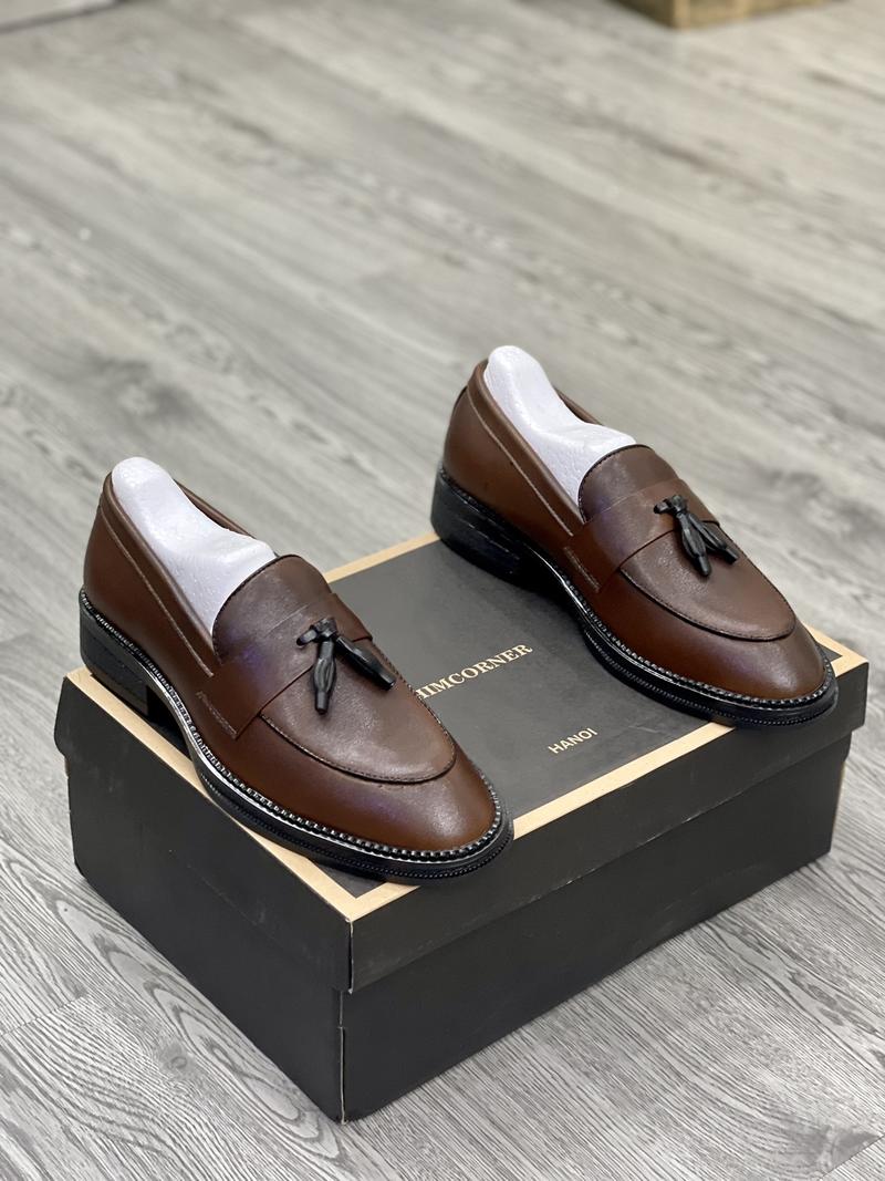 Product Introduction of Giày Penny Loafer Da Nâu Hoạ Tiết Chuông, Đế cao su cao 3.5cm kèm lót tăng chiều cao. 2