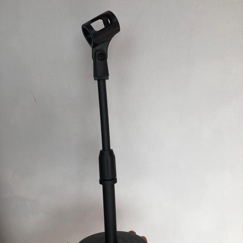 Chân kẹp micro để bàn . Chân đế chắc chắn . Kẹp Mic Chặt chẽ
