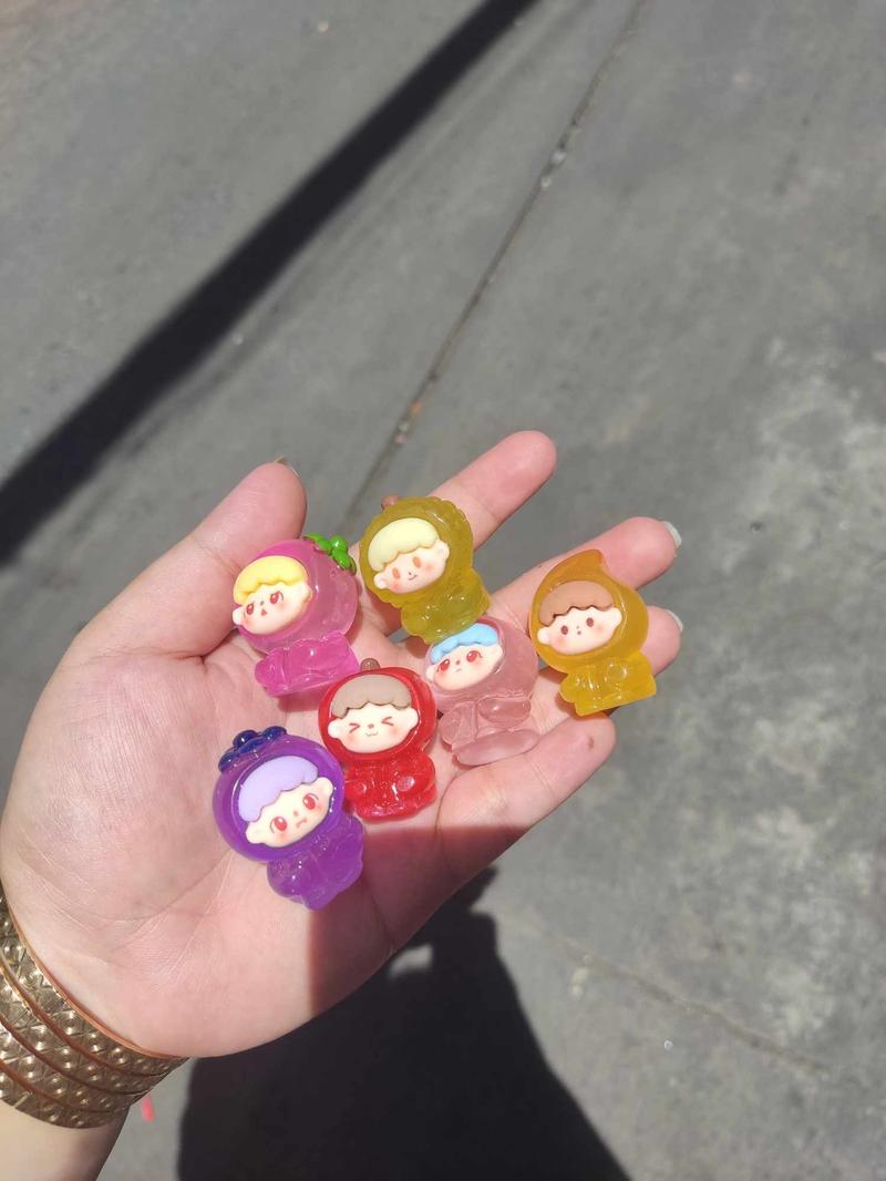 Product Introduction of Túi mù phiên bản mới hottrend, túi quà bất ngờ dạ quang charm to nhiều mẫu đa dạng quà tặng cho bé, bạn bè 3