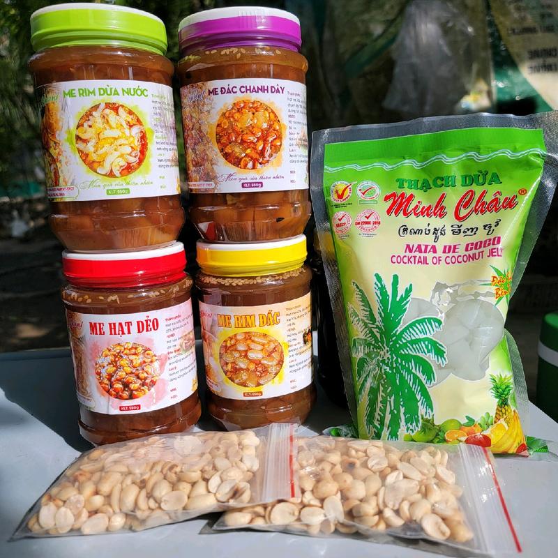 Combo 4 hủ 2,2kg - hủ 550gr ( Me dừa nước, Me dừa nước mít, Me đác, Me Đác Mít, Me dẻo, Me đác chanh dây) vị chua ngọt [ Tặng túi thạch dừa 500gr] kèm 2 gói đậu phộng rang nhà Ăn Vặt 0