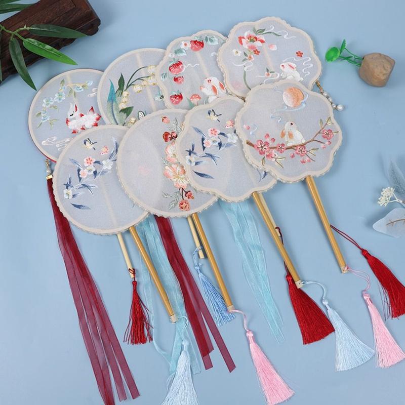 Product Introduction of quạt tròn cổ trang Quạt tròn Cổ Điển Quạt lụa thêu, Phụ kiện khiêu vũ dự tiệc, Quạt cầm tay hai mặt, Tua rua, Thích hợp cho đám cưới 11