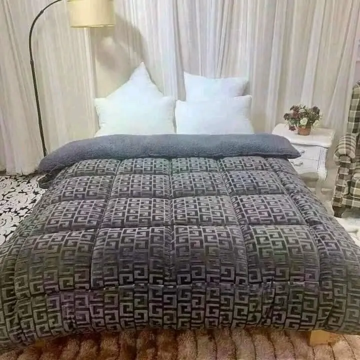 Chăn lông cừu chữ vạn cao cấp siêu dày 3 lớp 2mx2m2 đại hàn giữ nhiệt mềm mịn, không rụng lông . 6