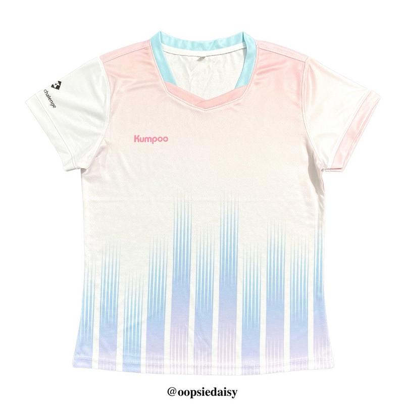 [Form Nữ ôm] Áo cầu lông Kumpoo hồng sọc xanh dương