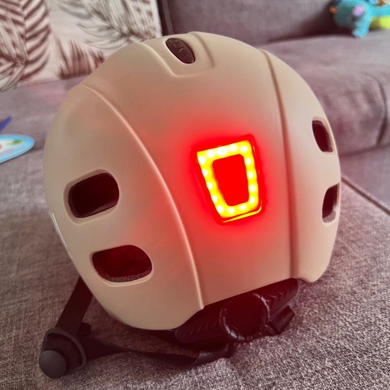 Mũ bảo hiểm cho bé 3 4 6 10 tuổi Sunrimoon siêu nhẹ có đèn LED dùng đi xe đạp thăng bằng, patin, ván trượt cao cấp 8