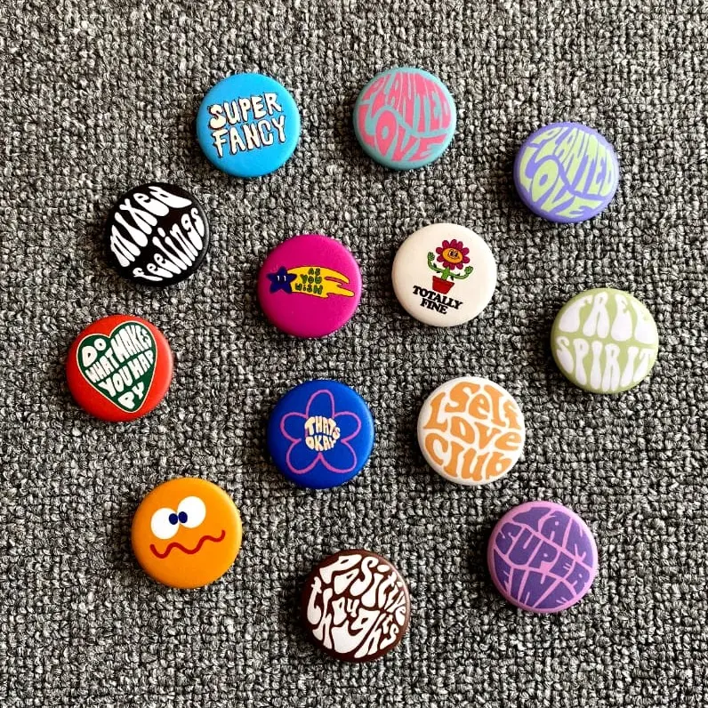 Button Pin    by Ikatiket 0
