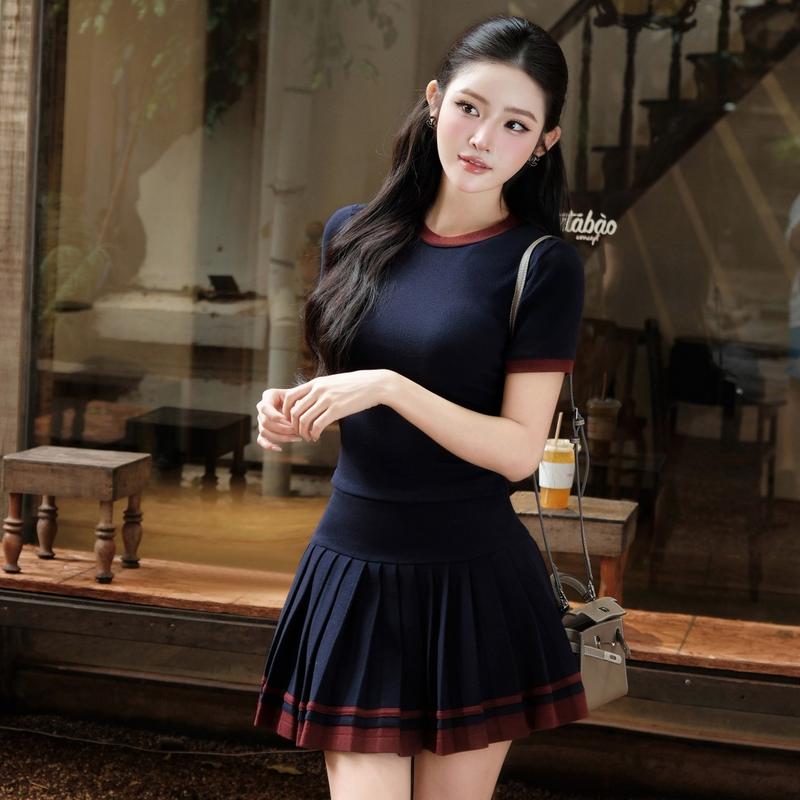 HOT Khiết - Set thun navy viền đỏ Khiết gồm áo ôm tay ngắn basic phối chân váy xòe phong cách daily trẻ trung KS414