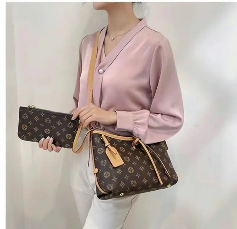 (TẶNG KÈM GẤU+ VÍ ) Túi HOT LOẠI ĐẸP-HÀNG DA DÀY công sở màu nâu SÉT 2 chi tiết SIZE 25CM + SIZE 30CM 1