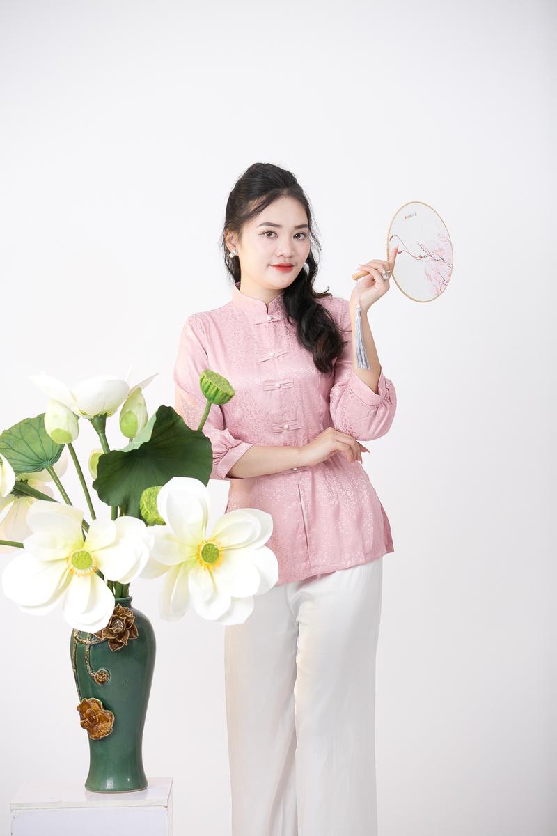 Product Introduction of Tịnh Tâm 15- Áo Bà Ba Cổ Tàu Vạt Đứng Lụa Gấm Mềm Mại 4 Size S,M,L,XL Không Bao Gồm Quần Top Nữ 7