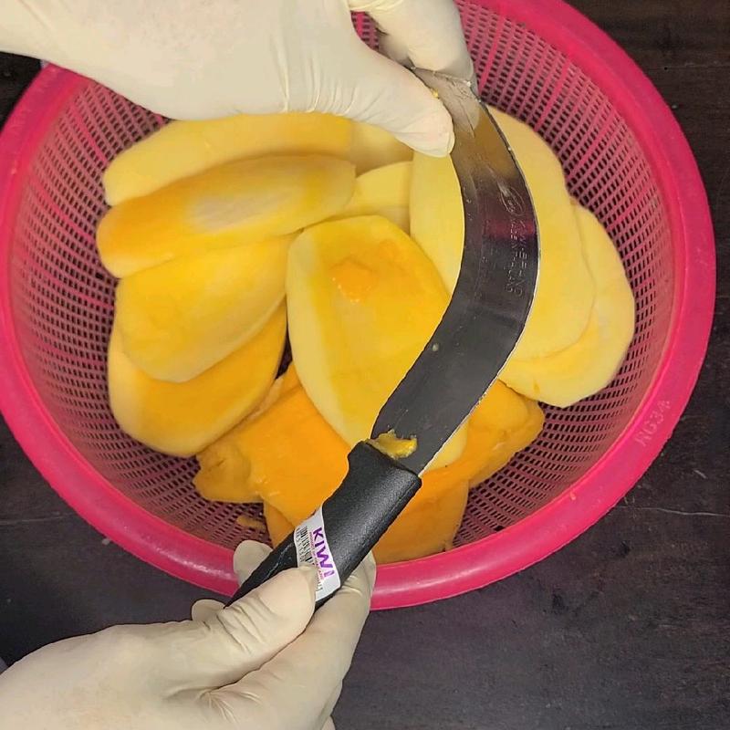 Bộ 2 Dao Cong Tách Gọt Xoài công ty. Dao Thái Lan kiwi được tinh chỉnh chuyên phục vụ khâu ra thịt xoài, Tách gọt xoài công ty. 3