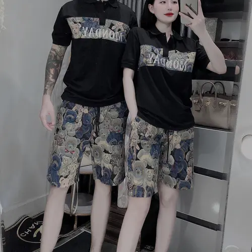 Set Áo Thun Cổ Trụ Nam Nữ Phối Vải Gấu Hottrend Chất Thun Mát Mịn Mẫu Mới Menswear