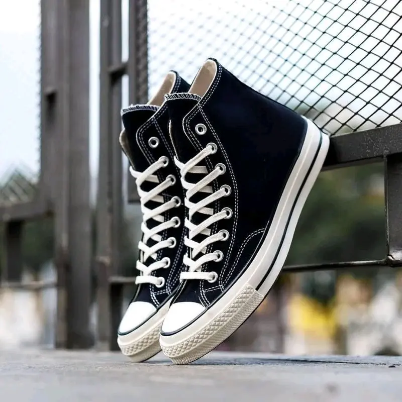 Sepatu High Class BlackWhite