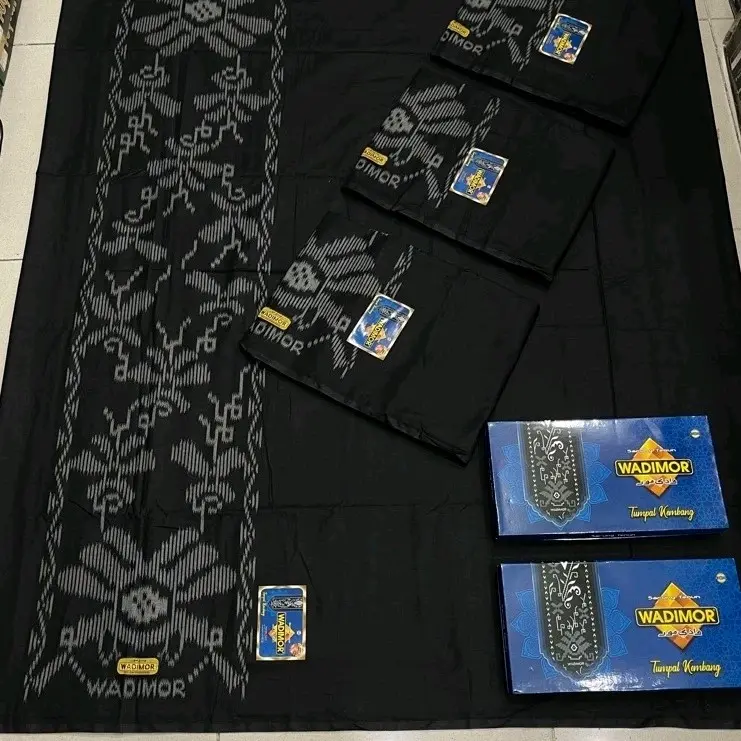 Sarung Wadimor Husus Hitam Tumpal/Garis Kembang Bahan Katun Sarung Dewasa 3