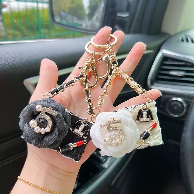 European and American Style Creative Handbag Model Keychain Fashion Personality Bag Pendant Key Chain Female Creative Camellia art  phro labubu ezlink  keychain