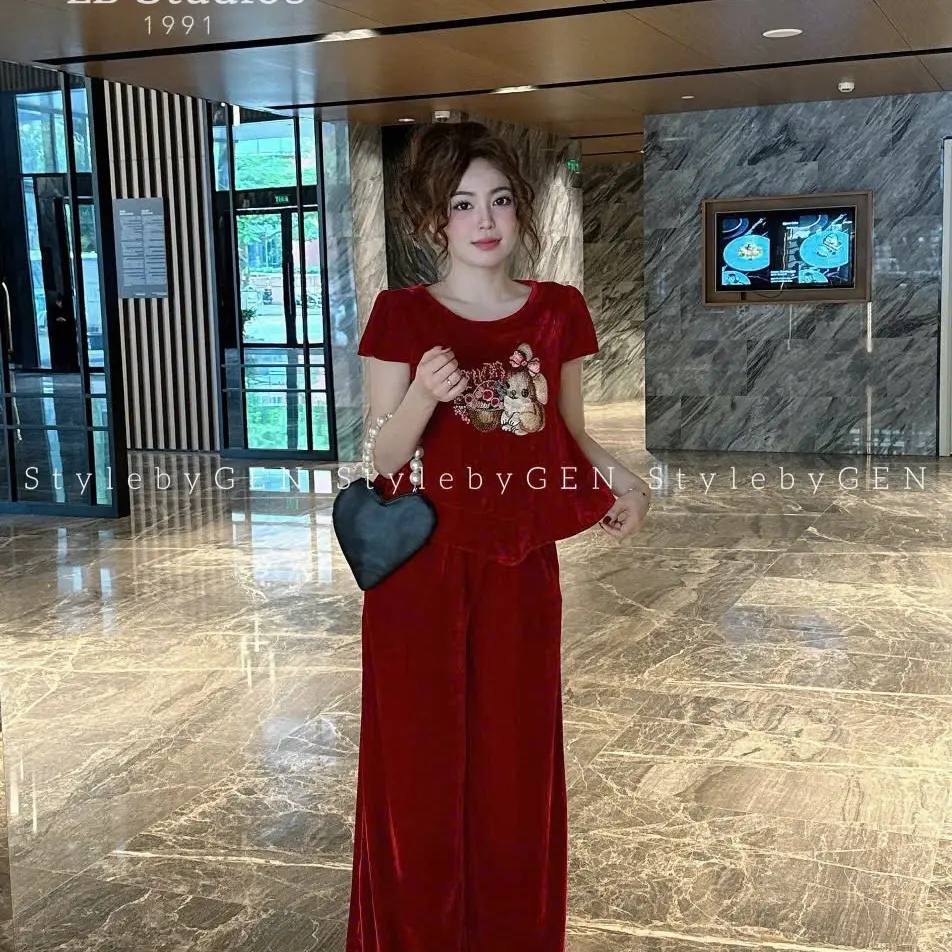 Sét bộ nhung áo hai dây, áo gile thêu hoa sen mix quần nhung dáng suông xinh iu
