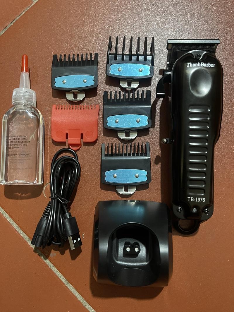 Product Introduction of Tông đơ Cắt Tóc Thanh BarBer TB1976 chế lưỡi kép 1