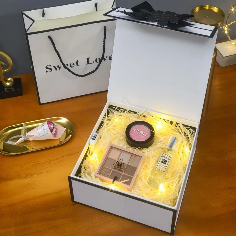 | 20*15*8 cm |Combo Hộp Quà tặng Sinh Nhật, Valentine Sweet Love, Hộp Kèm Túi Giấy, Giấy Rơm sang trọng 4