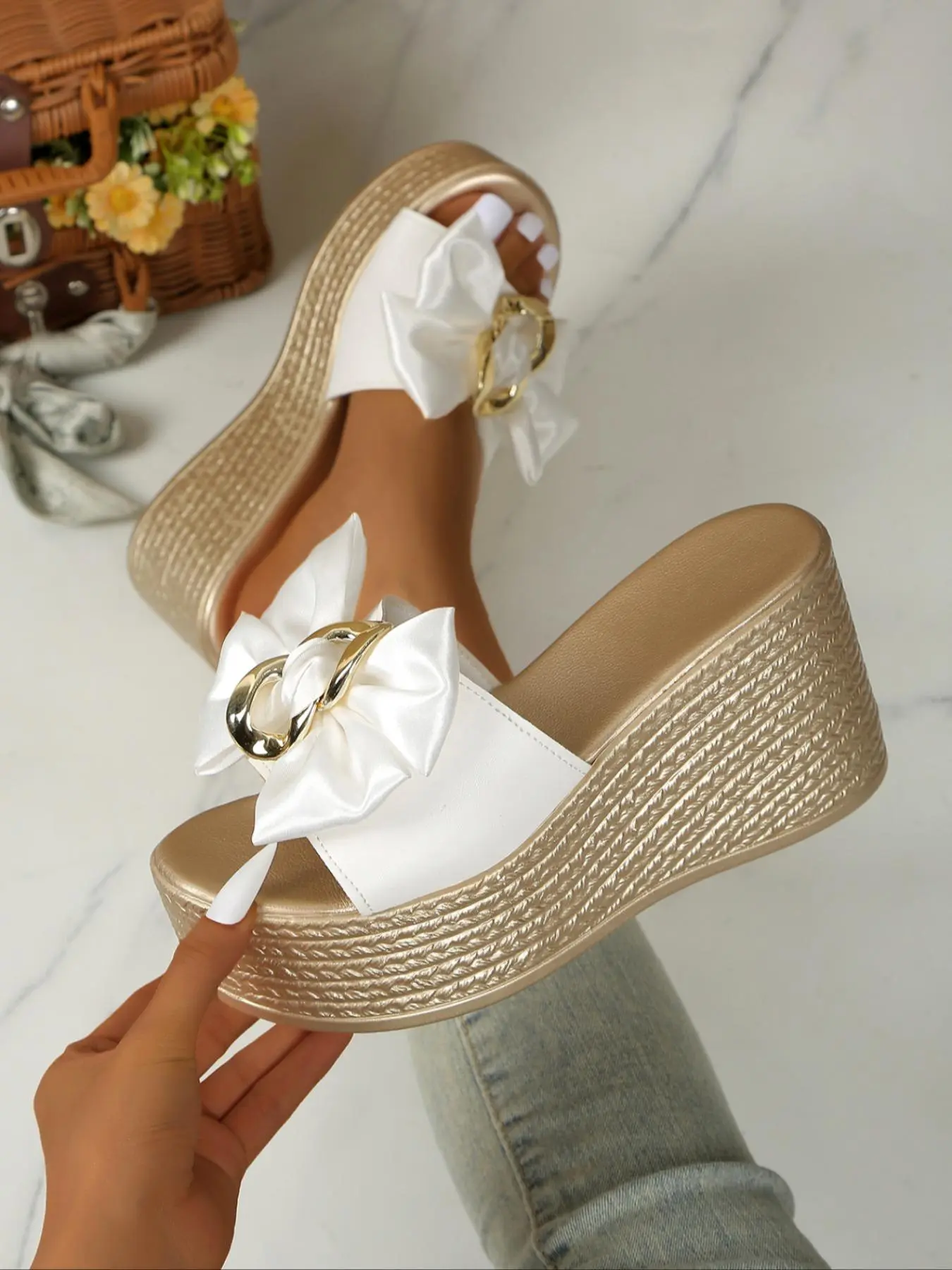 Women's Fashionable Butterfly Decorated Slip on Wedge Sandals, Casual Comfortable Platform Sandals for Summer, Lightweight Breathable Shoes for Daily Wear, Girl