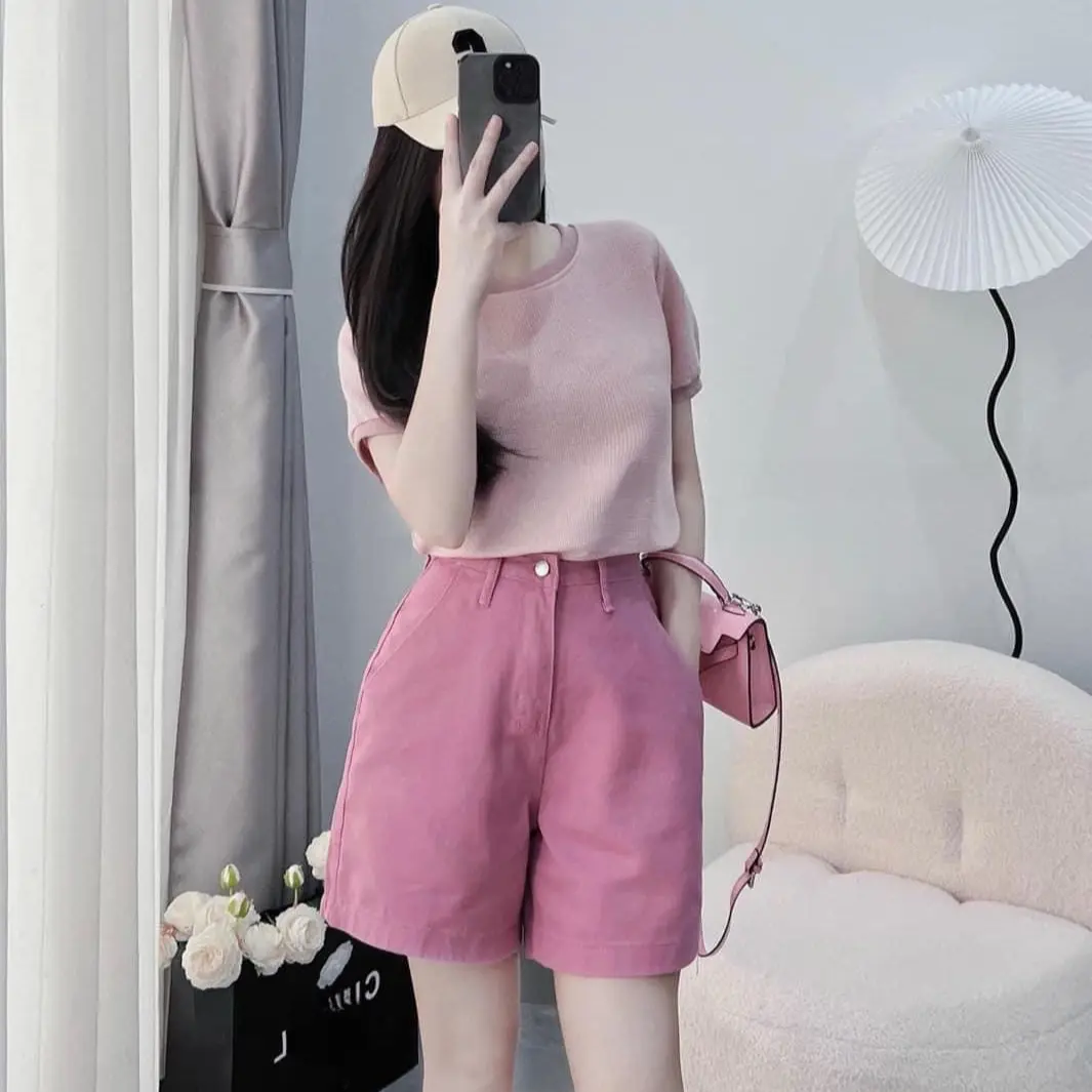 Set nữ áo phông hồng mix quần kaki lửng